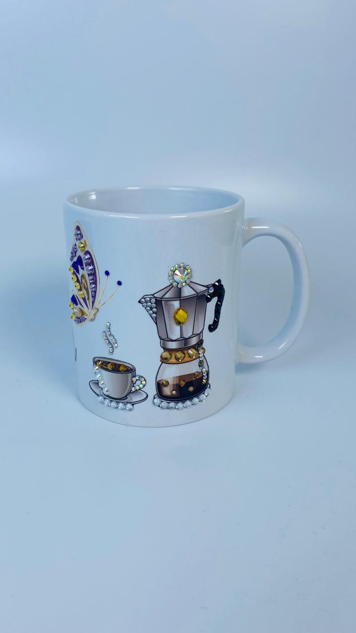 Taza Blanca Mariposa lila y Cafe 3
