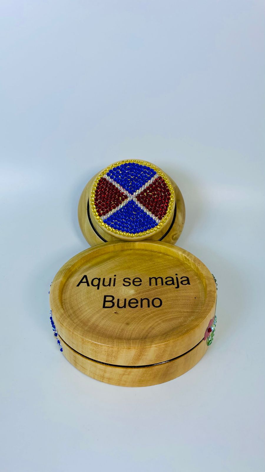 Tostonera con diseños dominicanos